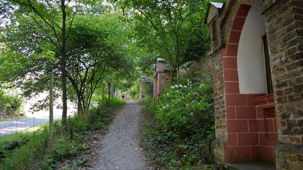 Kreuzweg zur Clemenskapelle Lorchhausen