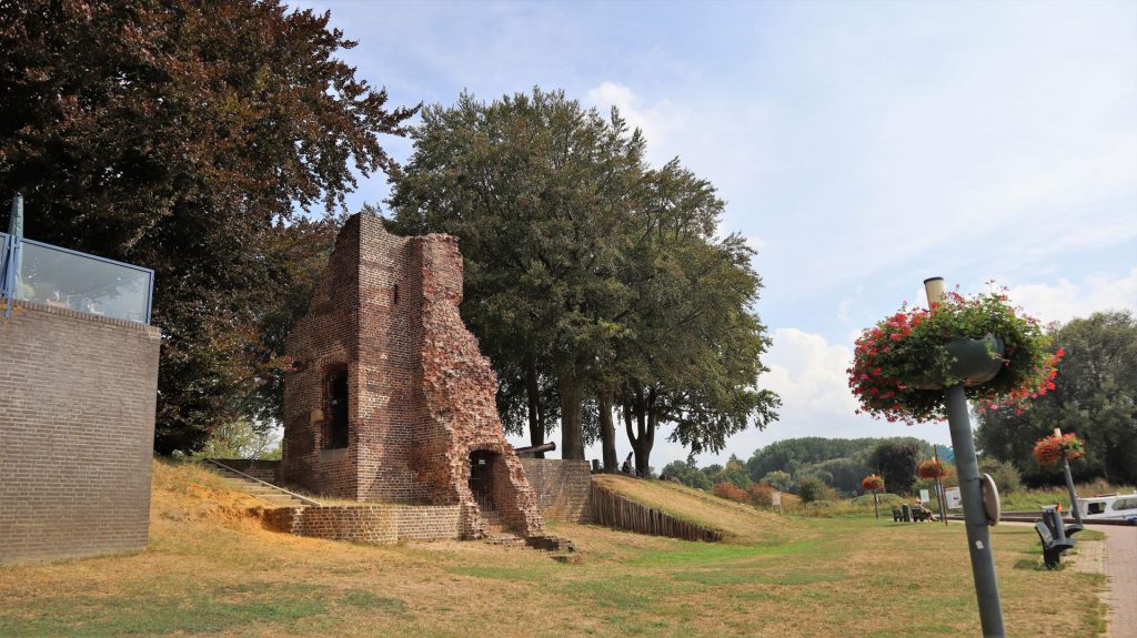 Mautturm Ruine Arcen