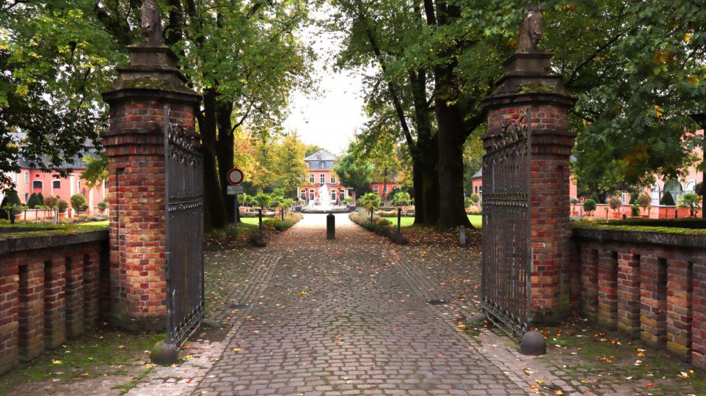 Eingangstor Schloss Wickrath