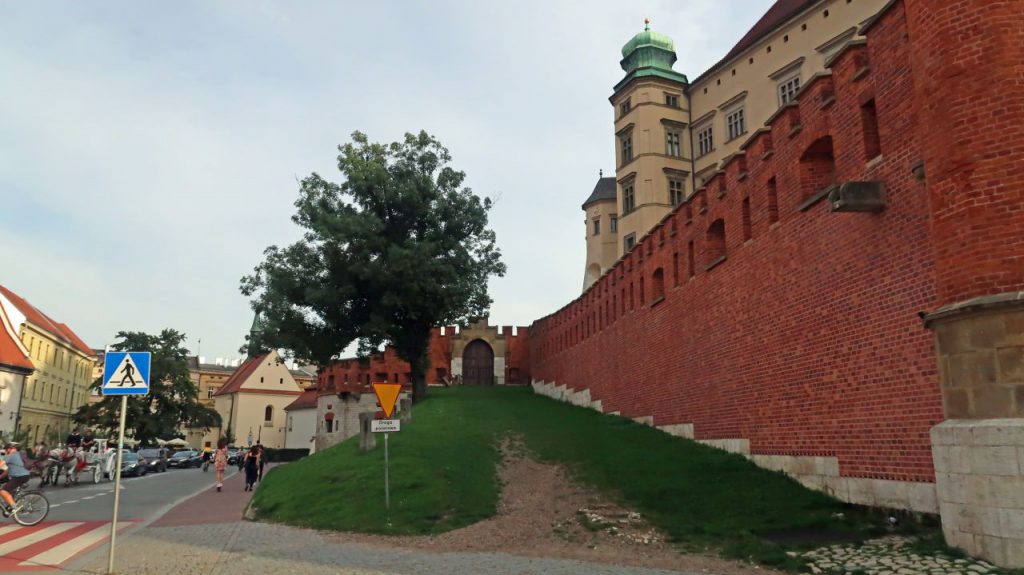 Am Aufgang zum Wawel
