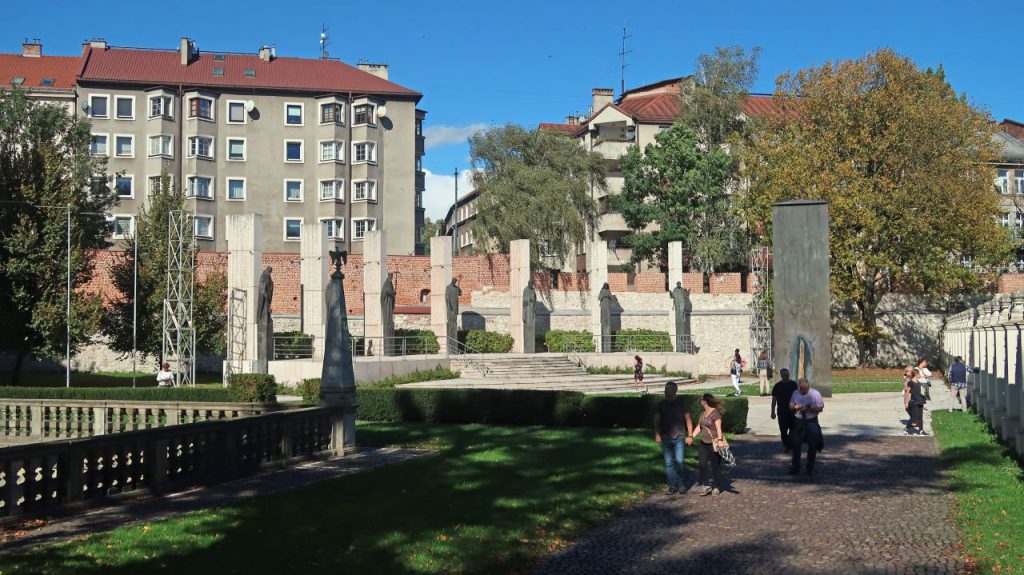 Skulpturen an der Paulinerbasilika