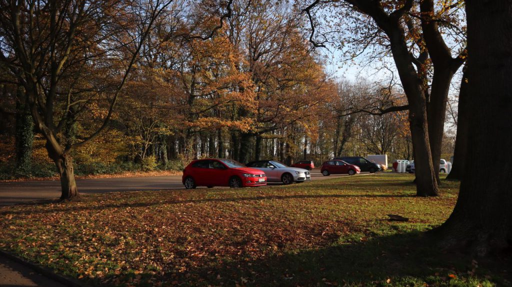 Parkplatz an der Buchenallee nahe Gasthof Waldhof