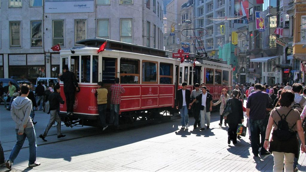Tram in der Istiklal Caddesi
