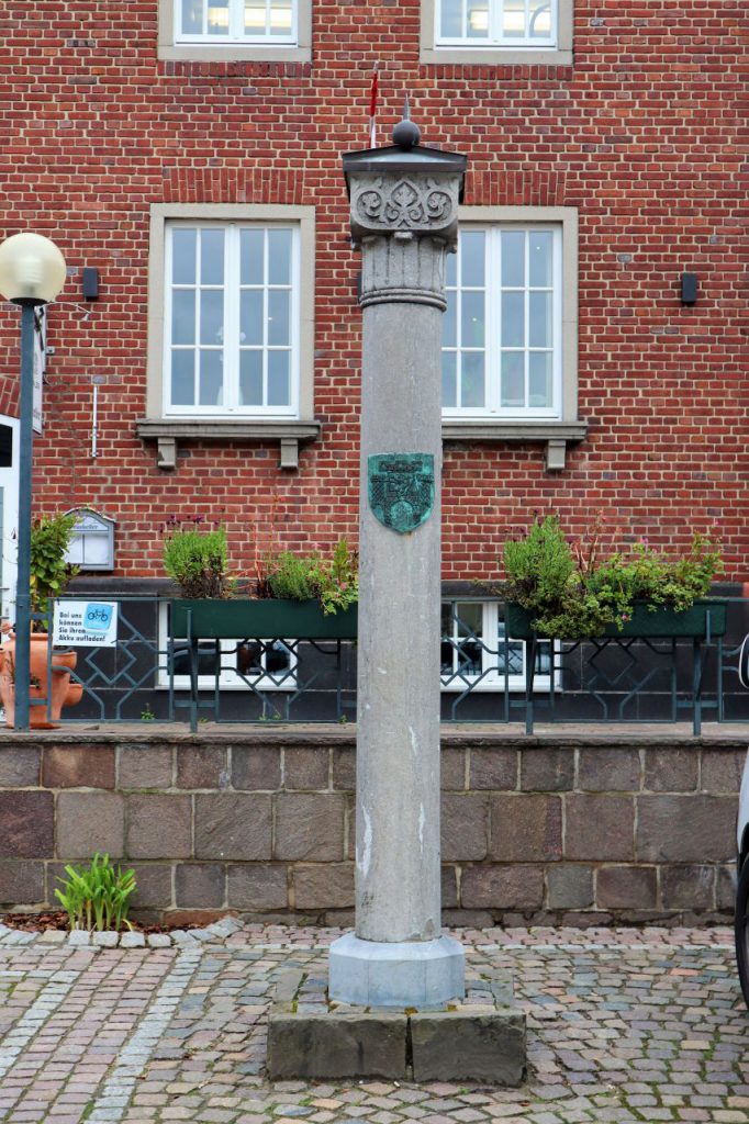 Marktsäule am alten Rathaus