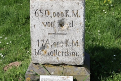 Myriameterstein am Rhein