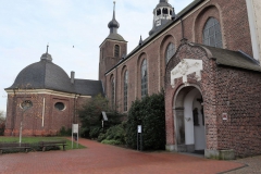 Klosterkirche mit Haupteingang