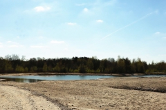 Sand- und Kiesbänke an den Seen