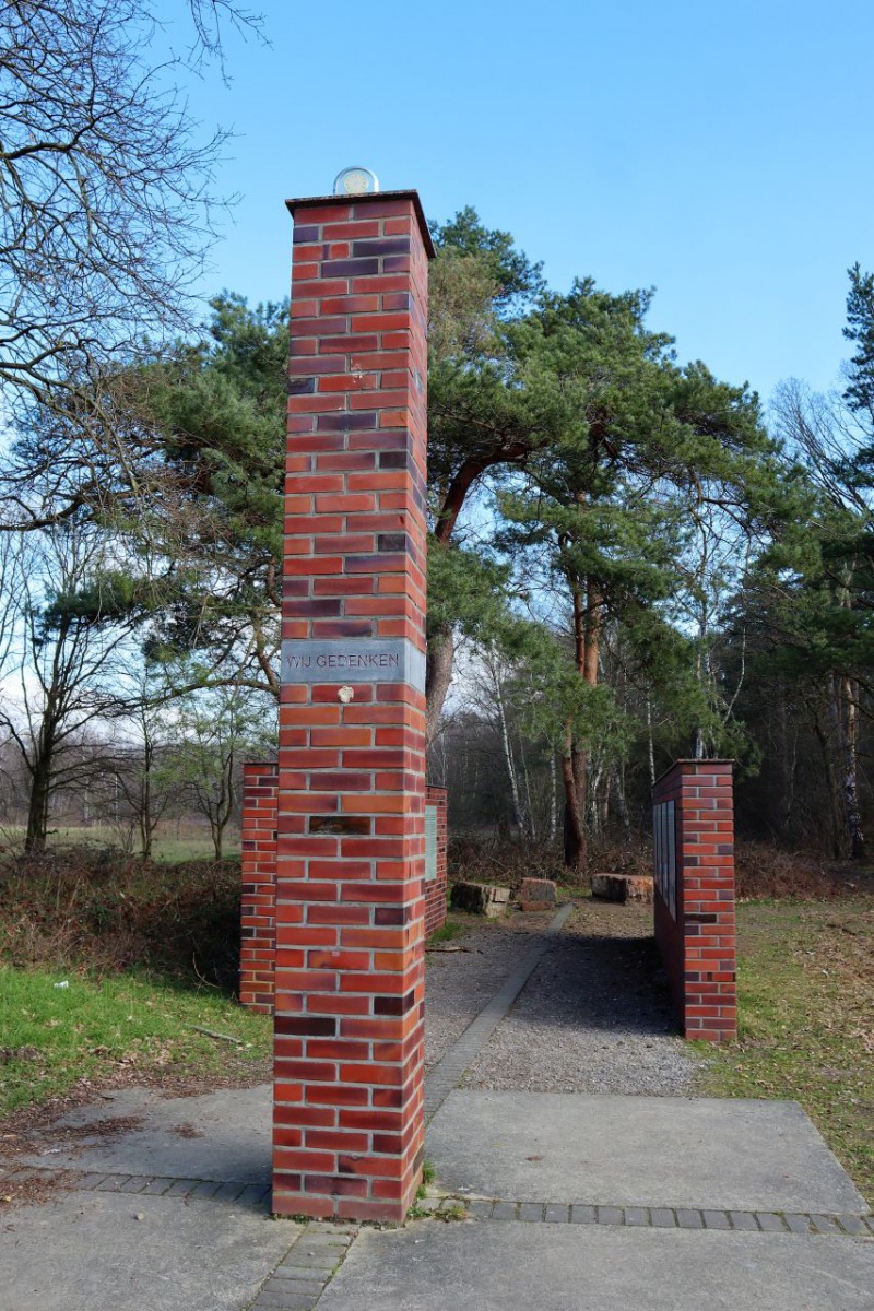 Grenz-Gedenkstein Flugplatz Venlo