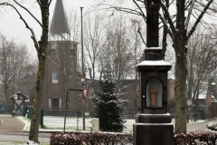 Dorfkreuz und Kirche Rickelrath