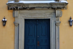 Tür im Schlossinnenhof