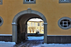 Blick vom Schlossinnenhof zum Stallhof