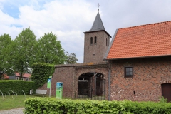 Zehntscheune Und Pfarrkirche Millen