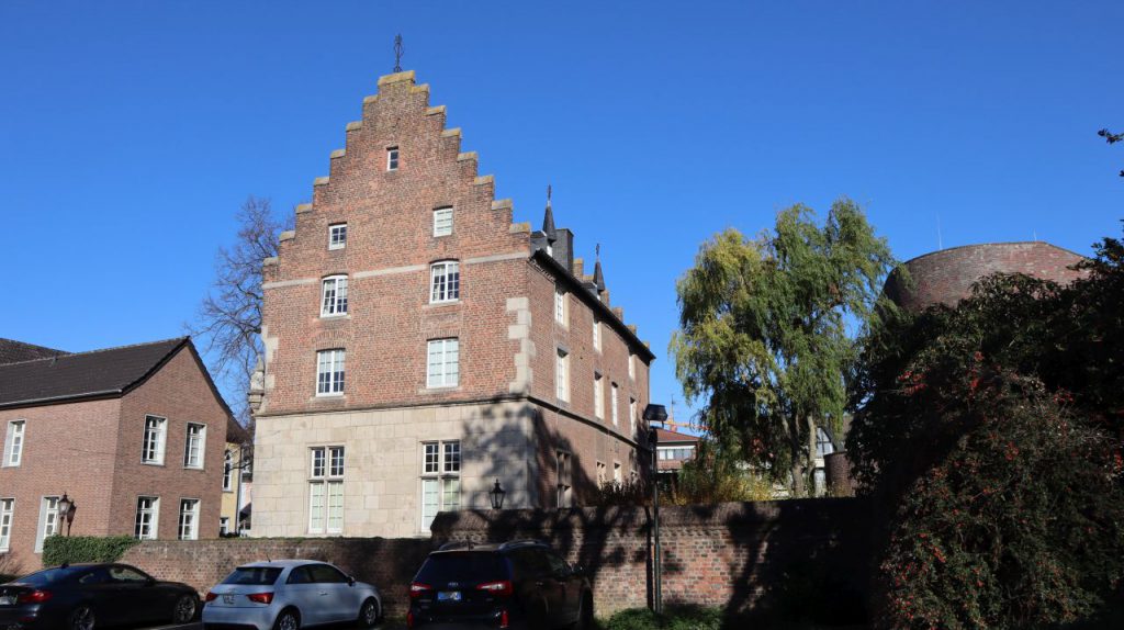 Haus Nievenheim am Hessewahl