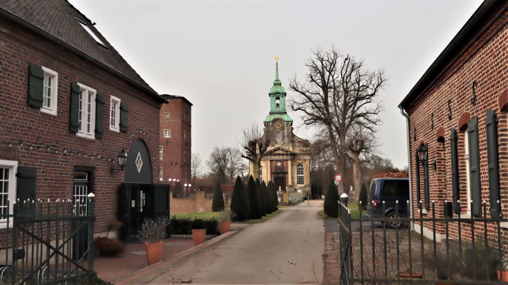 Vorburg Schloss Diersfordt und Schlosskapelle