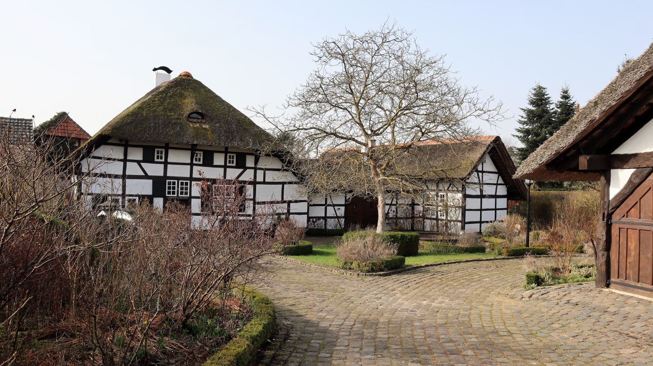 Reetgedecktes Haus in Rickelrath