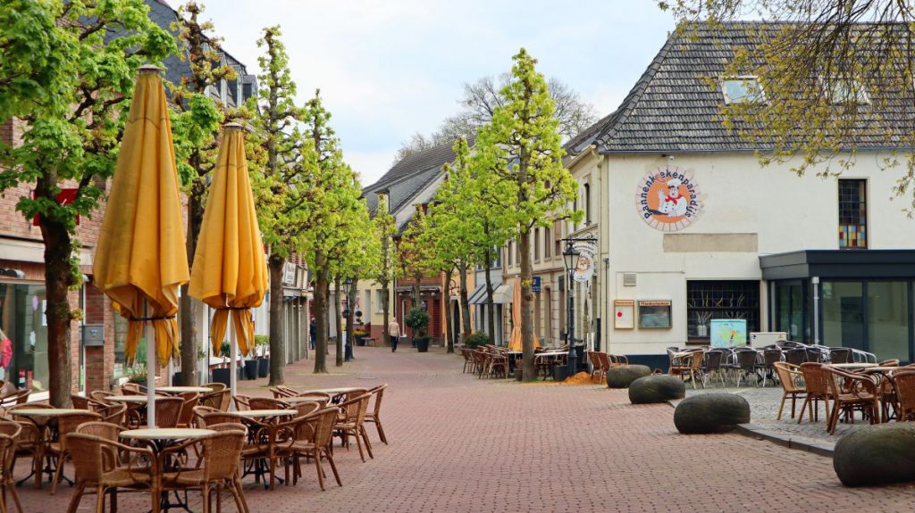 Klosterstraße vor dem historischen Rathaus