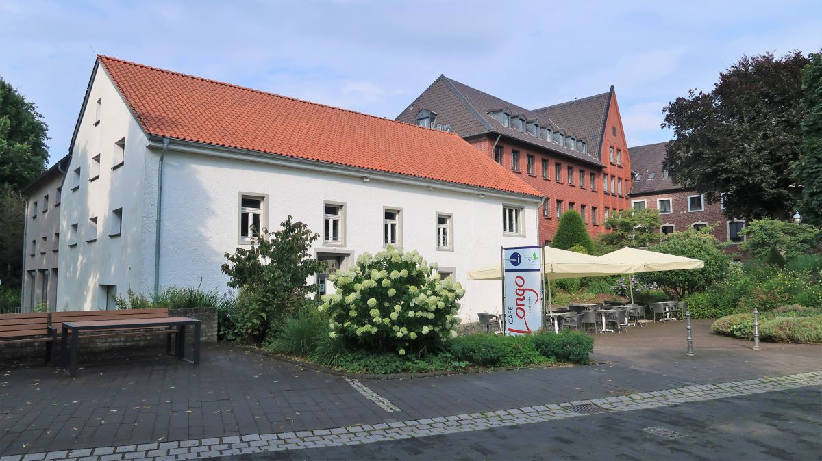 Wegberger Mühle mit Rathaus
