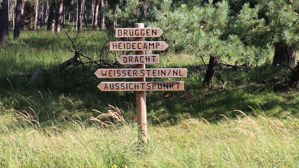 Hinweisschilder im Brachter Depot