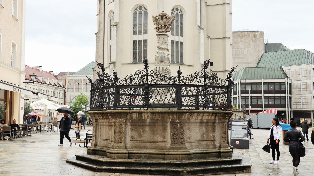 Brunnen am Neupfarrplatz