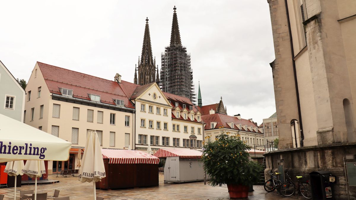 Blick zum Dom vom Neupfarrplatz