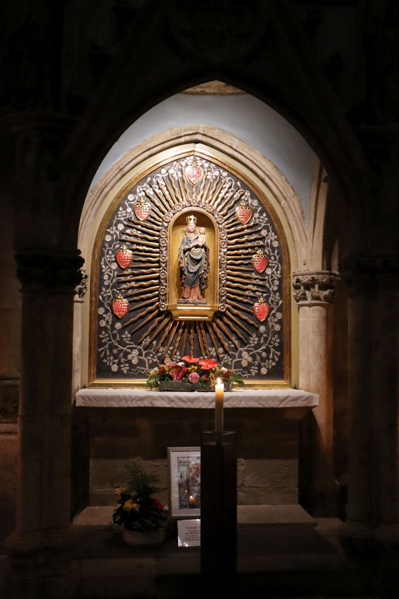 Ankündigungs-Altar, südliches Seitenschiff im Regensburger Dom