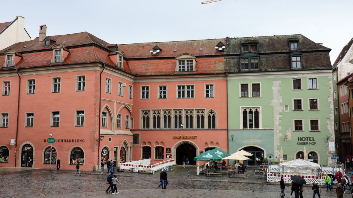 Haus Heuport und Hotel Kaiser Hof am Domplatz