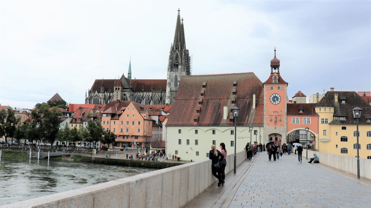 Steinerne Brücke mit Dom