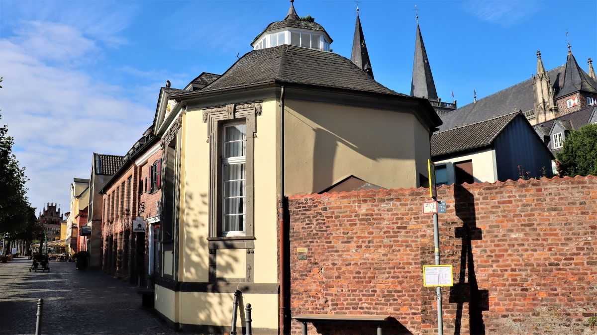 Barocker Pavillion am Markt