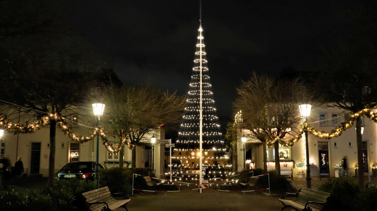 Lichterbaum am Weberplatz