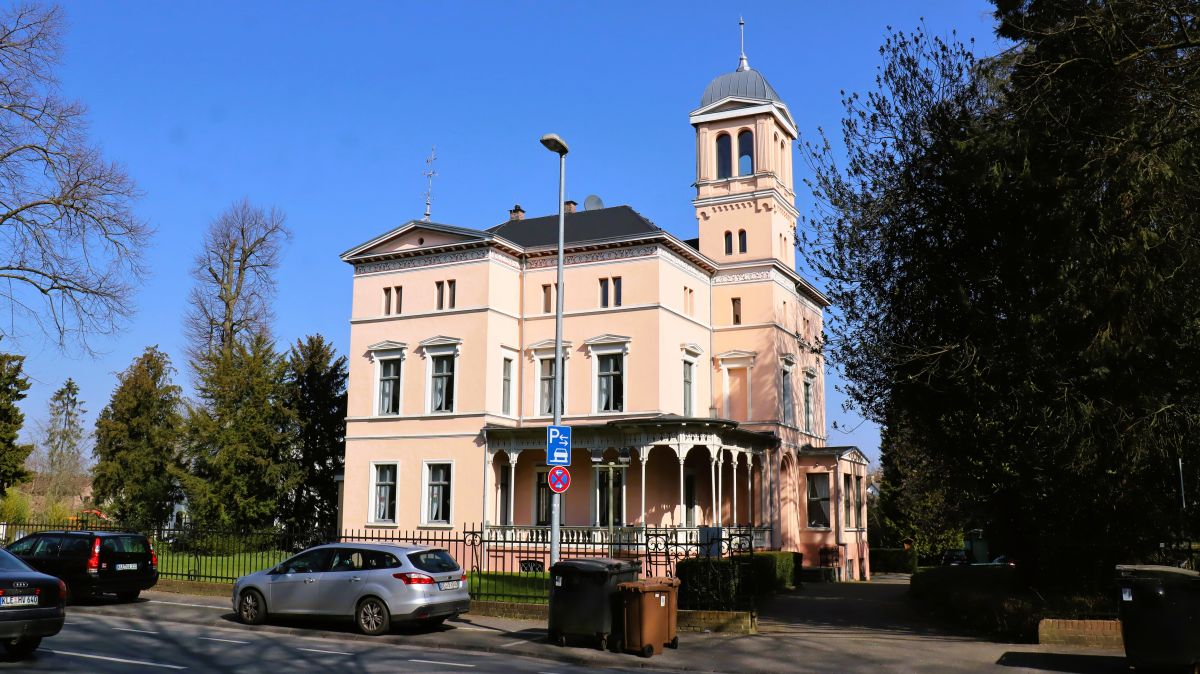 Alte Villa an der Tiergarten Straße