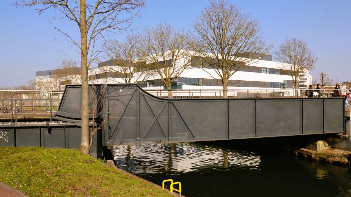 Klappbrücke am Spoykanal