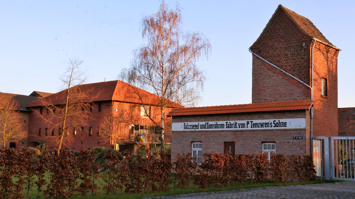 Falzziegel und Tonröhren Fabrik Teeuwen's