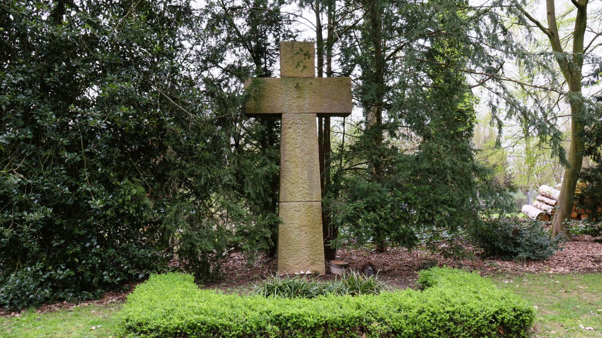 Kreuz auf dem Soldatenfriedhof