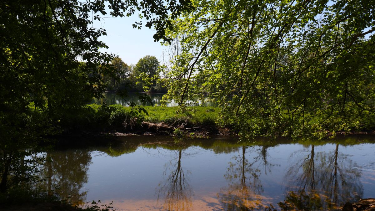 Niers mit Nierssee im Hintergrund