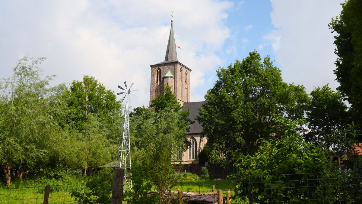 Pfarrkirche St. Peter Born