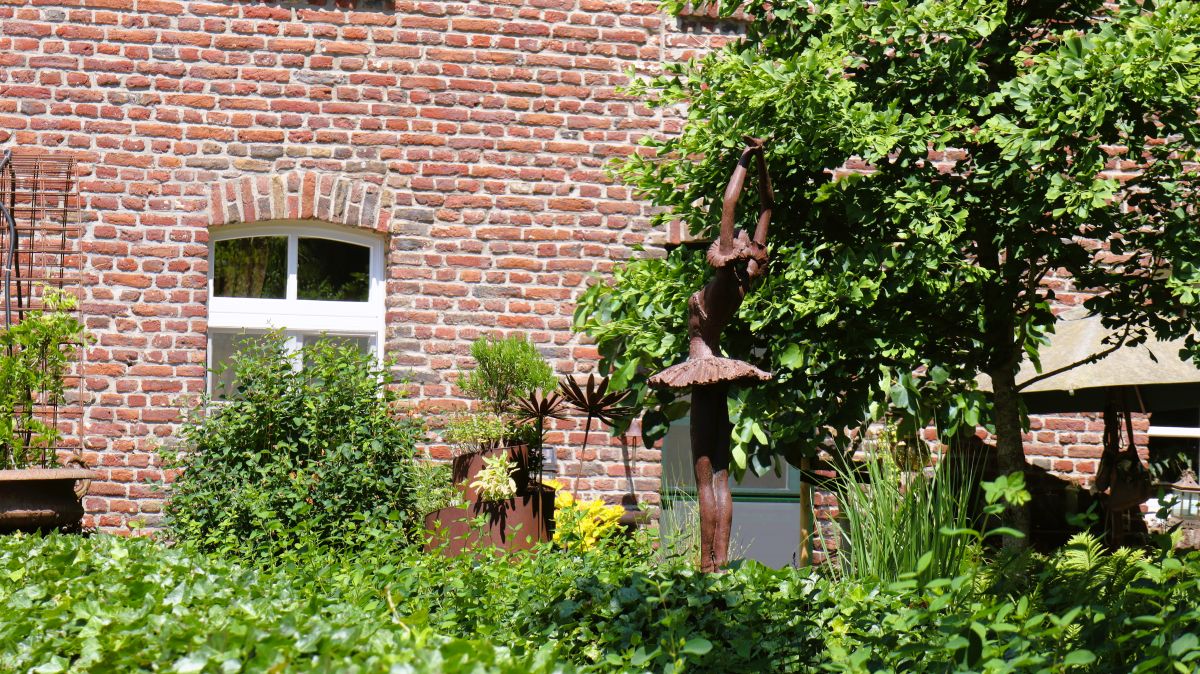 Skulptur im Hofgut Hohenbusch