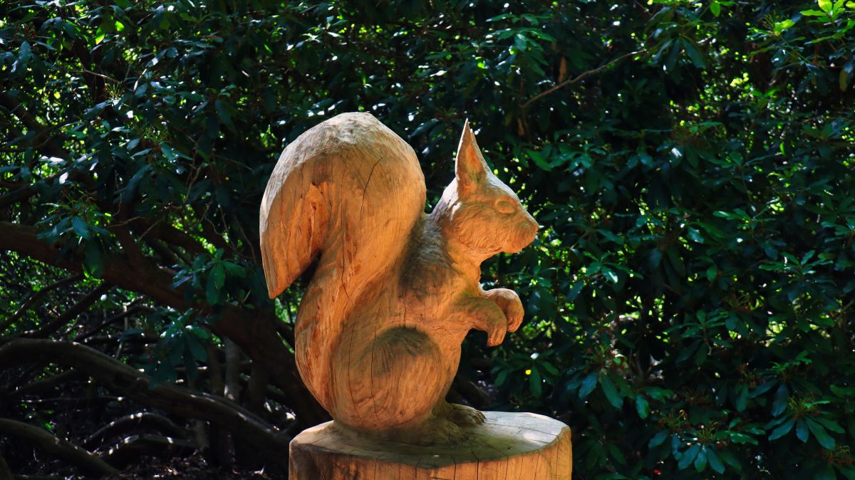 Holzskulptur Eichhörnchen