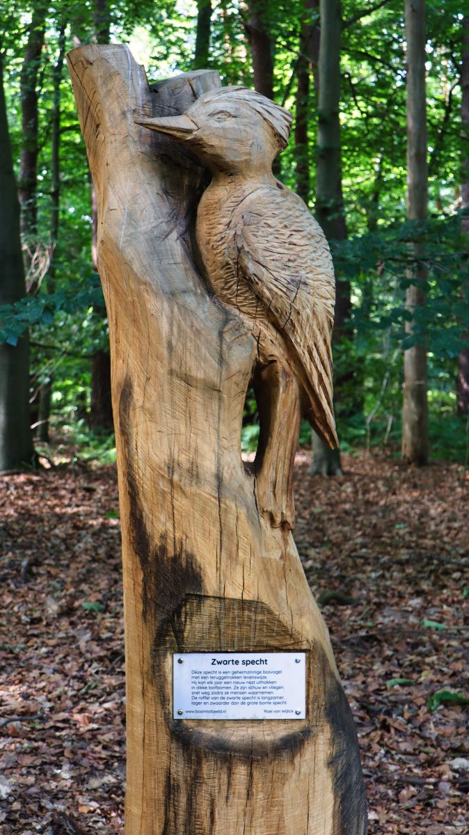 Holzskulptur Schwarzspecht