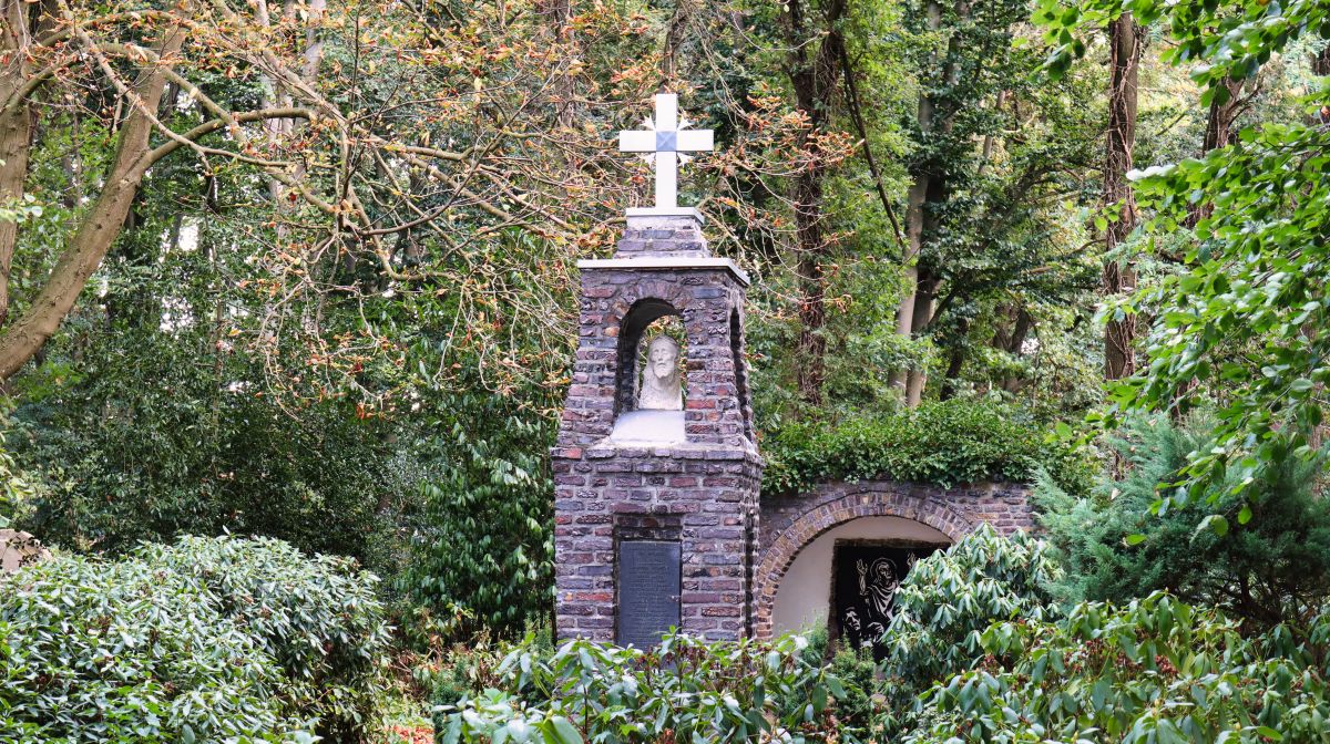 Kriegerdenkmal im Kreuzgarten