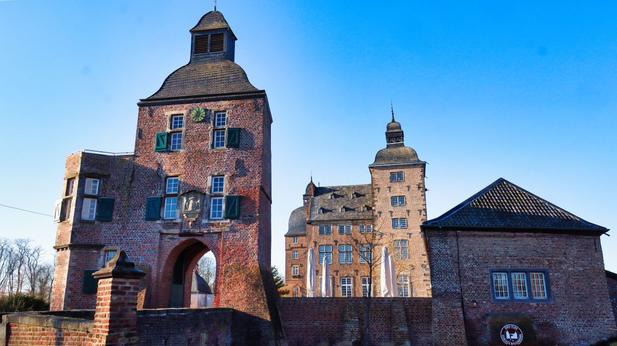 Torgebäude und Schloss Myllendonk