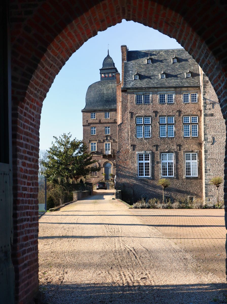 Blick durch das innere Schlosstor Myllendonk